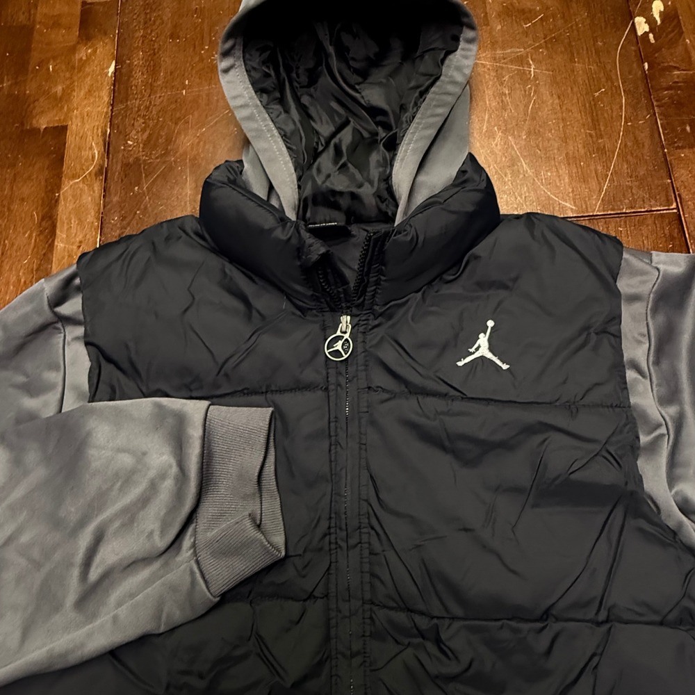 Jordan Puffer Jacket Youth XL 13-15 yrs Black Grey Hooded Jumpman Logo 1677-380